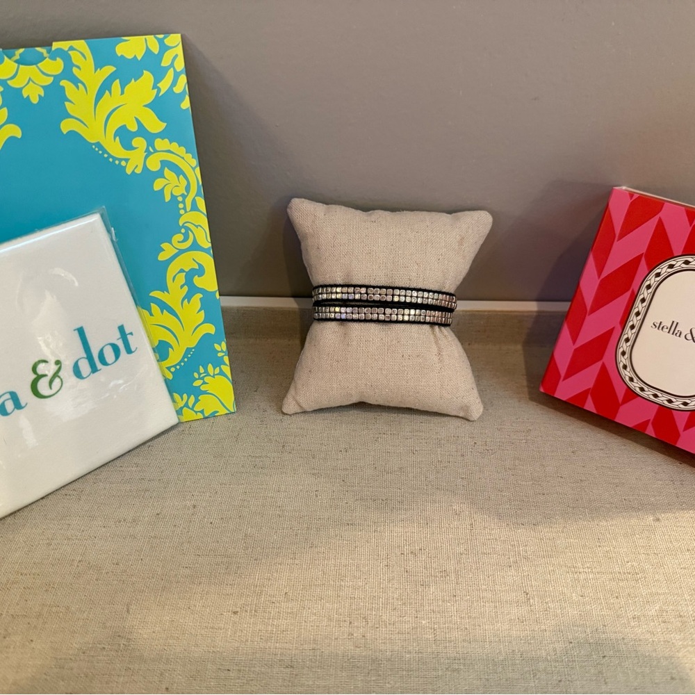 Stella & Dot Nugget Wrap